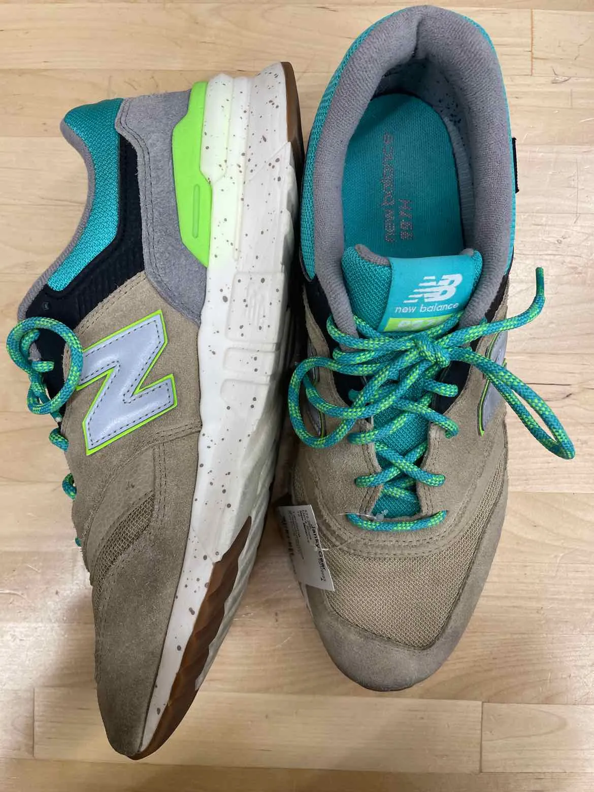 12 New Balance Men's Shoes